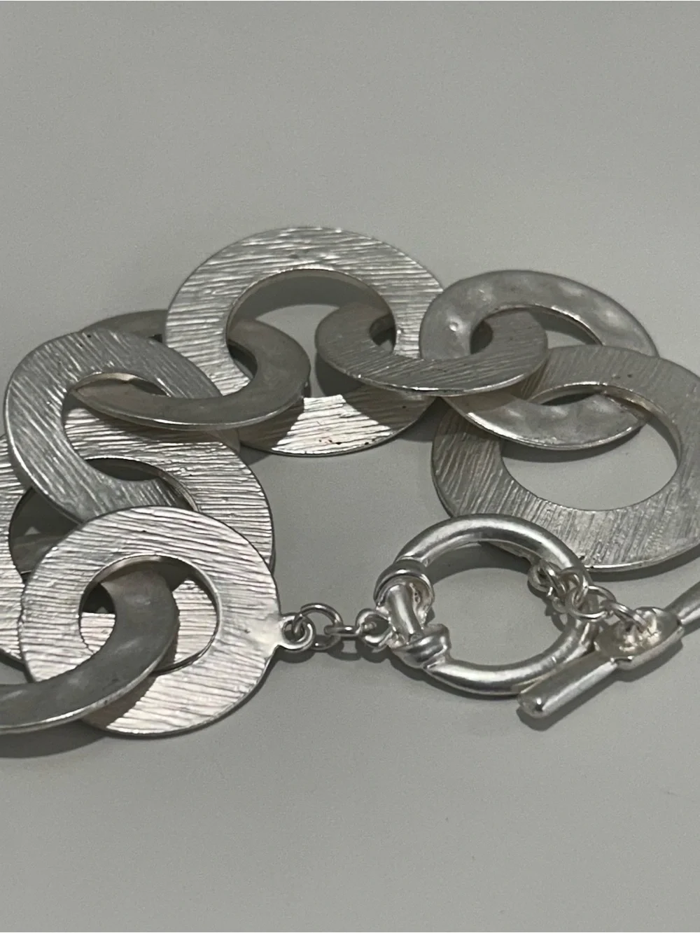 Matte Silver Linked Circles Bracelet Toggle Clasp Chunky Textured Interlocking